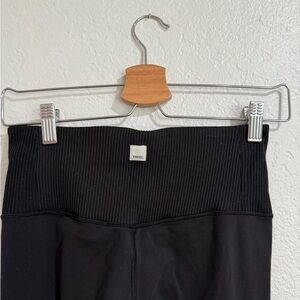 Vuori black leggings size small